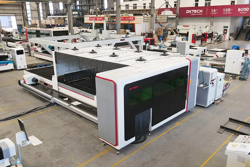 6000w kapalı plaka boru fiber lazer kesim makinesi (2) 6000w kapalı plaka boru fiber lazer kesim makinesi