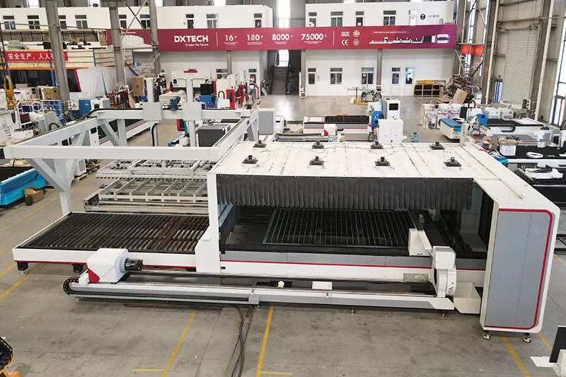 6000w kapalı plaka boru fiber lazer kesim makinesi (3) 6000w kapalı plaka boru fiber lazer kesim makinesi
