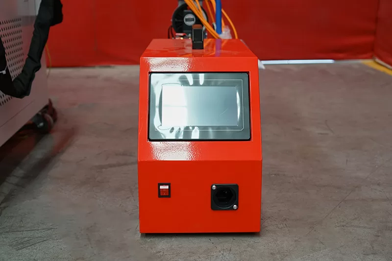 El Tipi 1500W Fiber Lazer Kaynak Makinesi (4) El Tipi 1500W Fiber Lazer Kaynak Makinesi